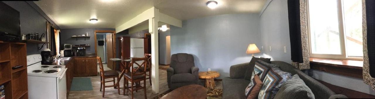 Kodiak Russian River Lodge エクステリア 写真
