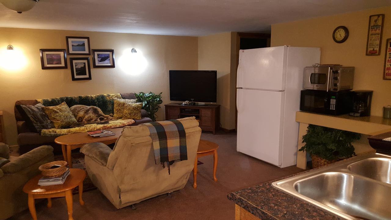 Kodiak Russian River Lodge エクステリア 写真